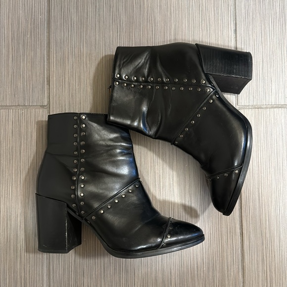 Report Black Ankle Boots - Picture 3 of 7